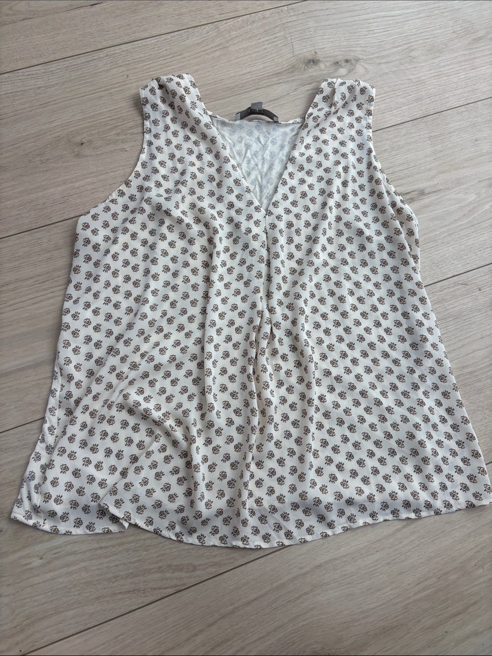LOFT Cream Sleeveless V-Neck Floral Print Blouse